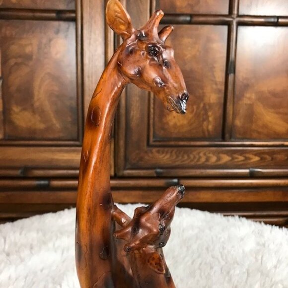 NWOT Mother Giraffe and Calf Premium Resin Wood Painted Statue - Picture 9 of 14